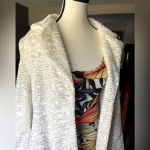 Carina Woman’s Textured Coat